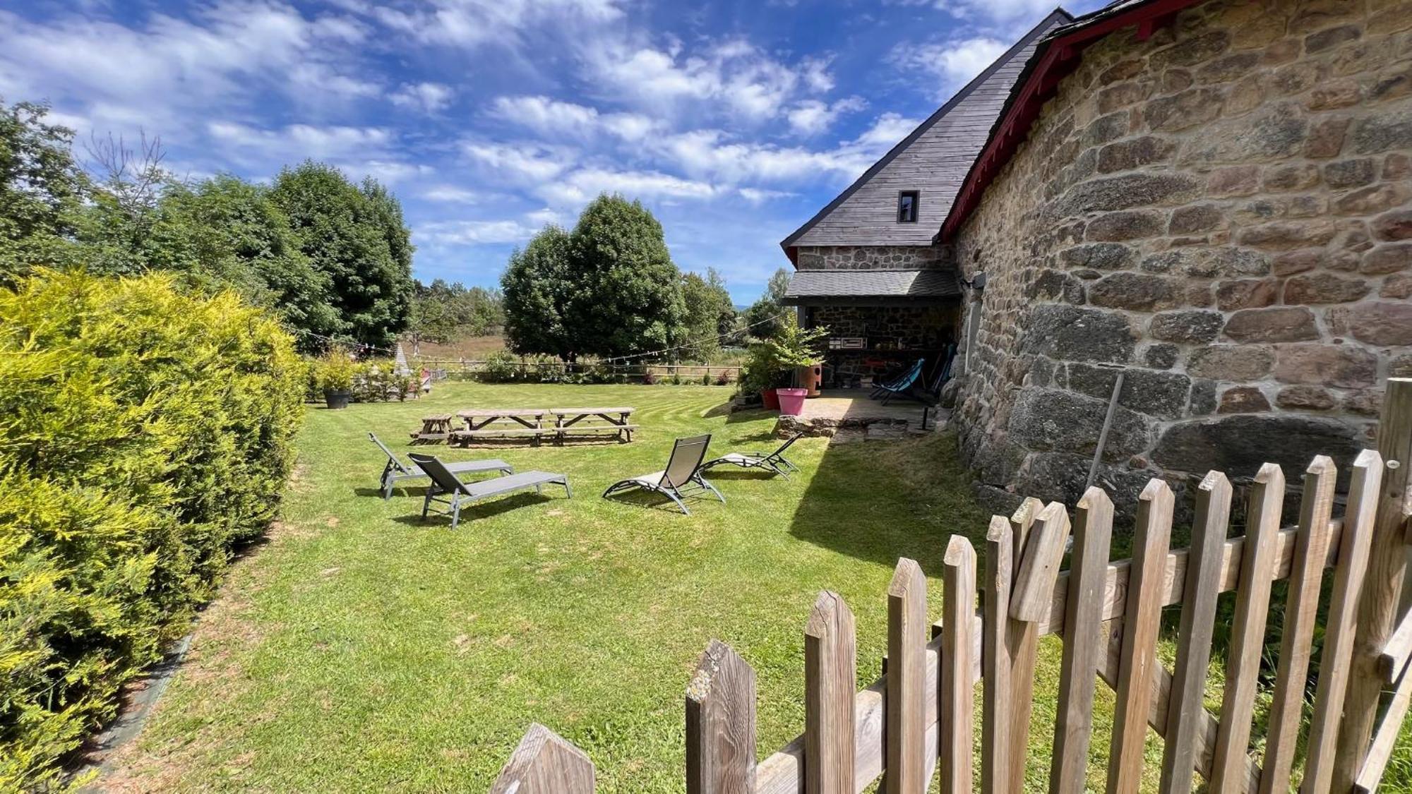 La Grange De Grandviala Bed and Breakfast La Chaze-de-Peyre Eksteriør billede